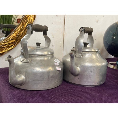 125 - 2 X ALUMINIUM KETTLES