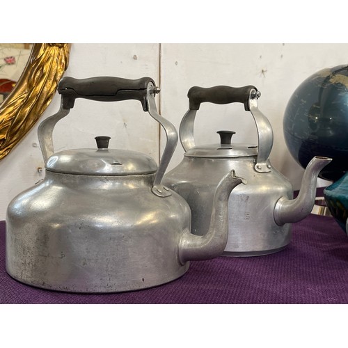 125 - 2 X ALUMINIUM KETTLES