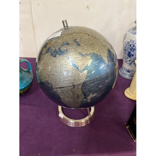 124 - CONTEMPORY SPINNING GLOBE