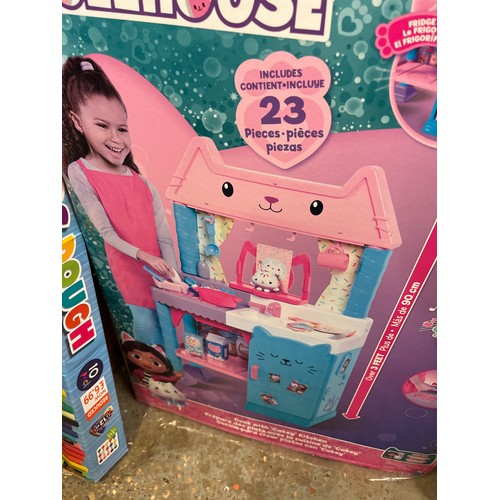 161 - DREAMWORKS, GABBY'S DOLLS HOUSE IN BOX