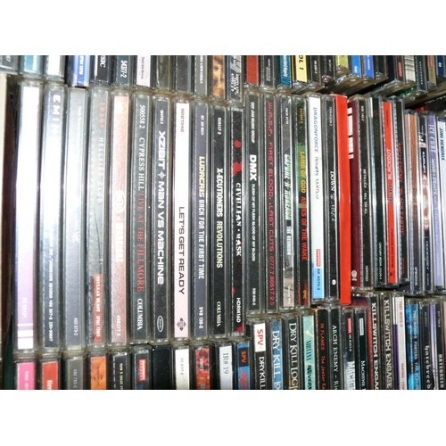 213 - LARGE TRAY OF CDS TO INCLUDE METALLICA, GREEN DAY, ARCH ENEMY, NIRVANA, IN FLAMES, LIMP BIZKIT ETC