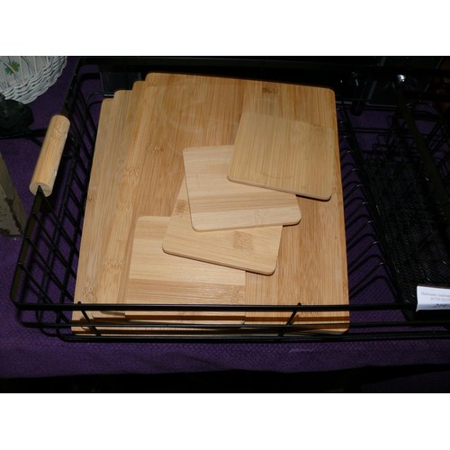 214 - BLACK METAL AND WOOD SINK DRAINER AND WOODEN PLACEMATS AND COASTERS