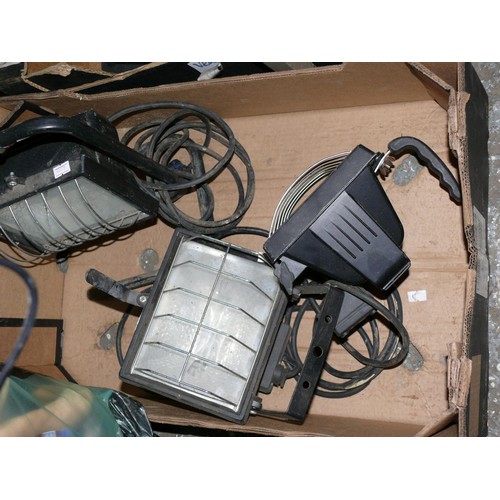 222 - 2 BOXES OF GARAGE AND DIY TO INCLUDE 3 HALOGEN FLOODLIGHTS, JUMP LEADS, DOOR FURNITURE, NEW BOTTLE L... 