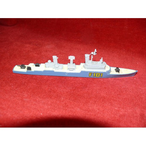 93 - HARBOUR AND BOAT SET - M703 QUEEN MARY, M742 BISMARCK, MATCHBOX SEA KINGS ETC