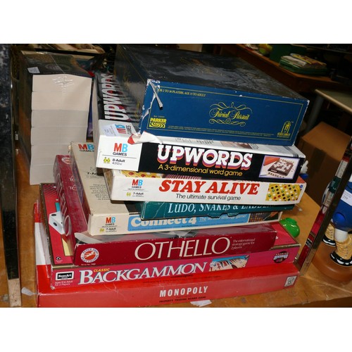 225 - LARGE SELECTION OF BOARD GAMES MONOPOLY, OTHELO, BACKGAMMON, CONNECT 4, TRIVIAL PURSUIT ETC