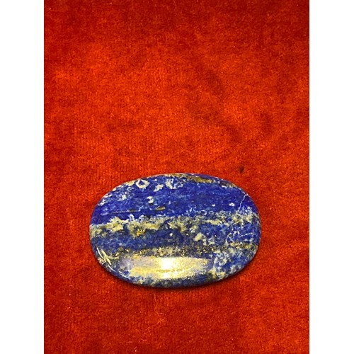 7 - A BEAUTIFUL POLISHED LAPIS LAZULI HEART AND OVAL DISC