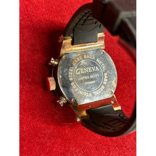 44E - GENTS GENEVA DIVER STYLE WATCH IN WORKING ORDER