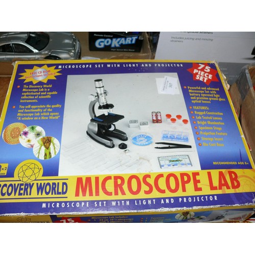 307 - BOXED DISCOVERY WORLD MICROSCOPE LAB