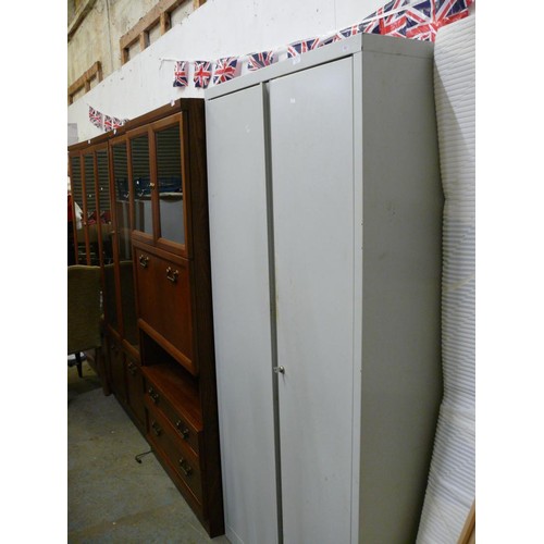 447 - LARGE METAL LOCKABLE CUPBOARD WITH KEY