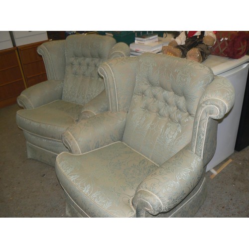 476 - PAIR OF LARGE GREEN COMFY ARMCHAIRS