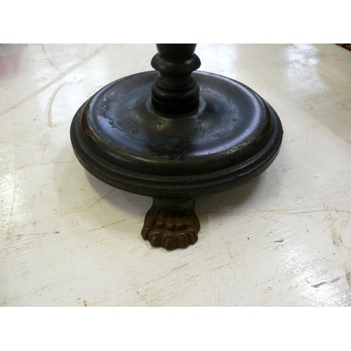 105 - VINTAGE WOODEN BOBBIN STAND ASHTRAY WITH CLAW FEET WITH A HALLMARKED MALTESE SILVER ASHTRAY