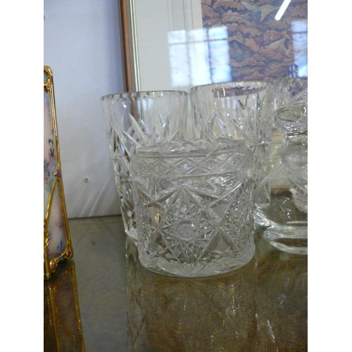 133 - STUART CRYSTAL SCENT BOTTLE PLUS FURTHER SCENT BOTTLES AND OTHER CRYSTAL ITEMS VASES ETC