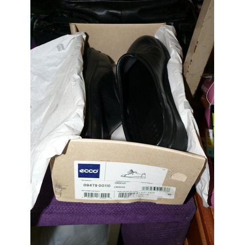 205 - PAIR LADIES BLACK ECCO SHOES SIZE 39 - APPEAR NEW