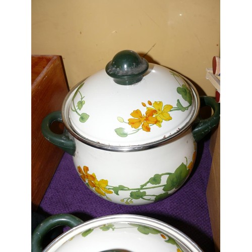 211 - 2 VILLEROY & BOCH ASATA HEAVY ENAMEL COOKING POTS