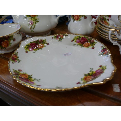 237 - ROYAL ALBERT 'OLD COUNTRY ROSES' TEA SERVICE WITH TEAPOT, SUGAR BOWL, MILK JUG, CAKE STAND 6 TEA PLA... 