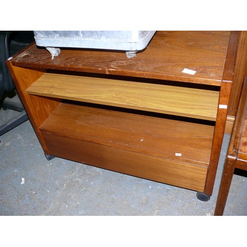 373 - MID CENTURY TEAK SINGLE DRAWER ENTERTAINMENT UNIT WITH 2 SHELVES AND WHEELS