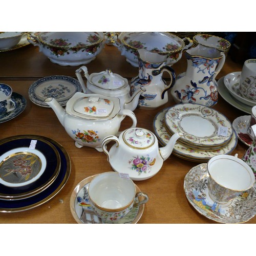 244 - LARGE COLLECTION OF GOOD CHINA TO INCLUDE MASON'S CATHAY JUGS, HANDPAINTED MINTON PLATES, BOWL BY SO... 