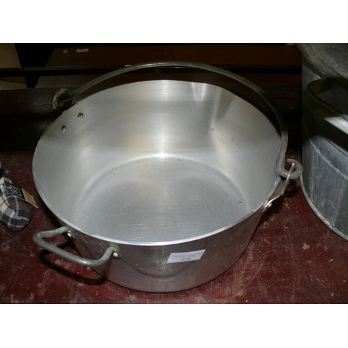 328 - STAINLESS STEEL JAM PAN