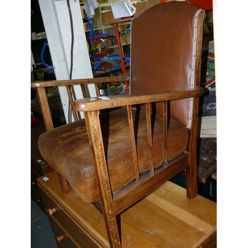 338 - VINTAGE OAK CHAIR