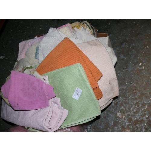 278 - QUANTITY OF MIXED TOWELS