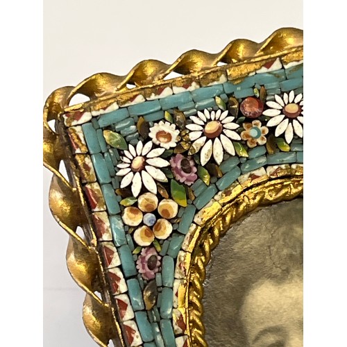 11 - A BEAUTIFULLY DETAILED  MICRO MOSAIC PHOTOGRAPH FRAME WITH VERY FINE WORKMANSHIP.