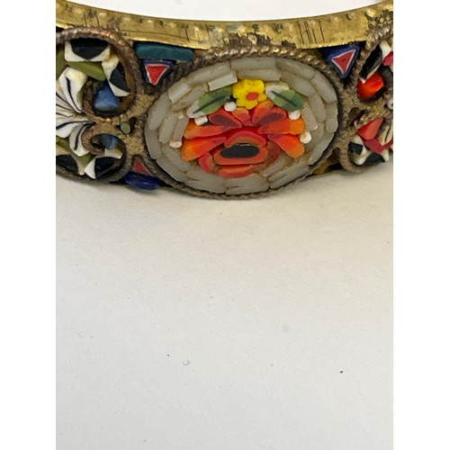 12 - A BEAUTIFULLY DETAILED  MICRO MOSAIC BRACELET, THE FINEST WORKMANSHIP