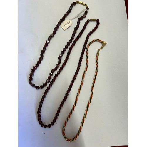 27 - 2 VINTAGE NECKLACES WITH BARREL CLASPS PROBABLY GARNET AND ANOTHER MODERN NECKLACE WITH UNUSUAL ROPE... 