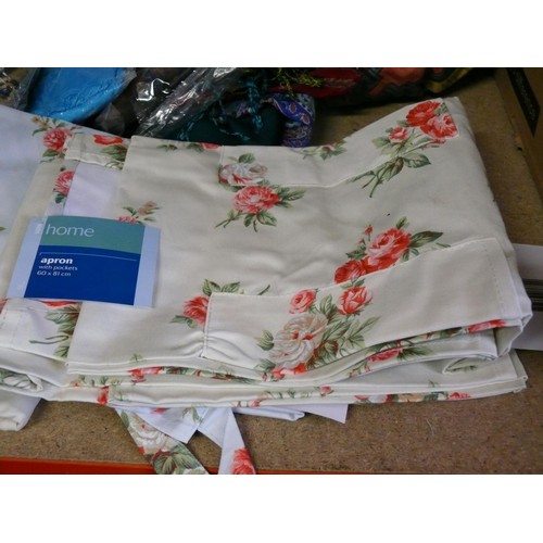 188 - NEW ITEMS INCLUDING 5 COTTON APRONS IN FLORAL PRINT AND 5 SHOPPING BAGS IN MATCHING PRINT & IN A WIP... 