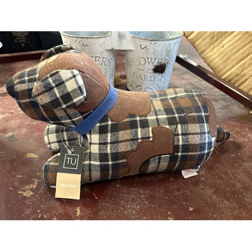 328A - A TARTAN DOG DOORSTOP AND A GALVANISED METAL TWIN POT PLANTER WITH CARRY HANDLE