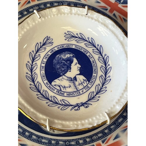 334A - COLLECTION OF VINTAGE CHINA AND METALWARE TO INCLUDE CANDLESTICKS, TRAIN PLATES, BLUE & WHITE, TORQU... 