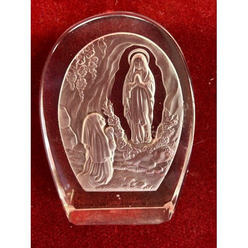 37 - VERY GOOD QUALITY GLASS LADY OF LOURDES CRYSTAL - 7CM