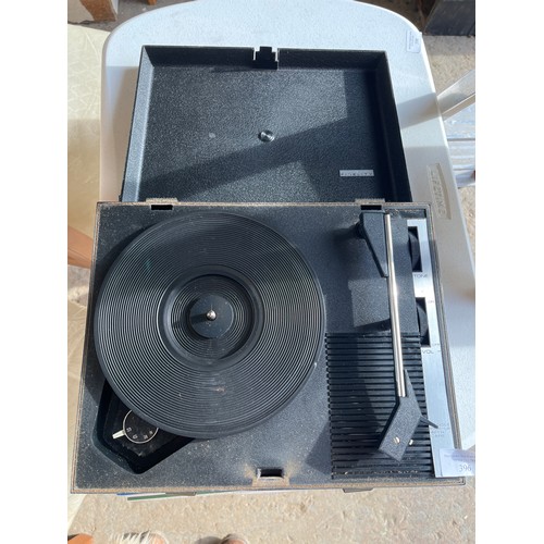 396 - RETRO FIDELITY RECORD PLAYER