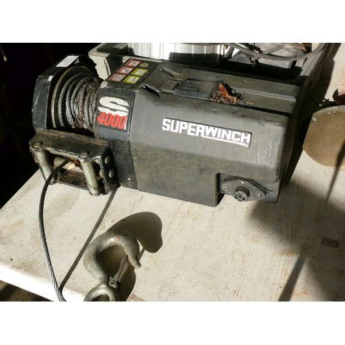 437 - S4000 SUPER WINCH WORKING ORDER BUT NEEDS A SWITCH