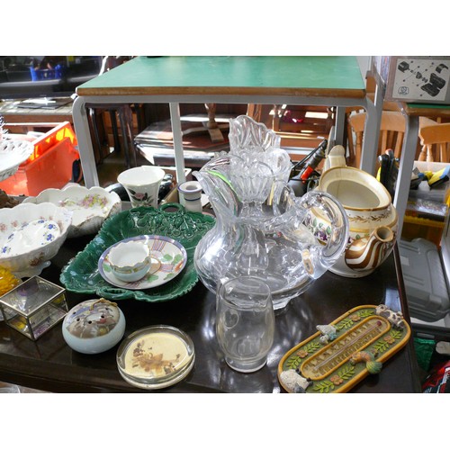 449 - TABLETOP OF VINTAGE GLASS AND CERAMIC ITEMS TO INCLUDE A BEAUTIFUL GLASS JUG (DAMAGE TO RIM), PAPERW... 