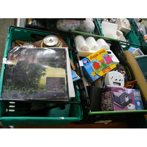 454 - QUANTITY OF STATIONERY AND VARIOUS ITEMS (CRATES X2 NOT INCLUDED)