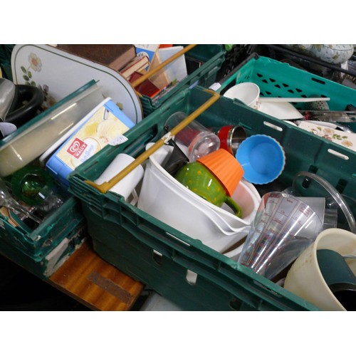 457 - LARGE COLLECTION OF KITCHENWARE (CRATES X3 NOT INCLUDED)