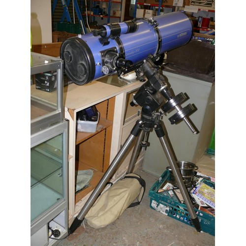 57 - KONUS NEWTONIAN REFLECTOR TELESCOPE - KONUSKY 200 ON TRIPOD STAND