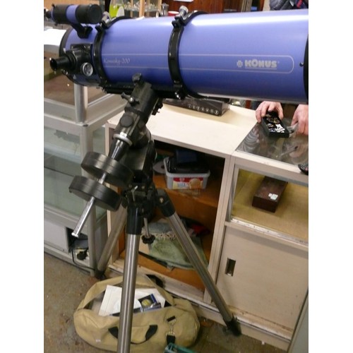 57 - KONUS NEWTONIAN REFLECTOR TELESCOPE - KONUSKY 200 ON TRIPOD STAND