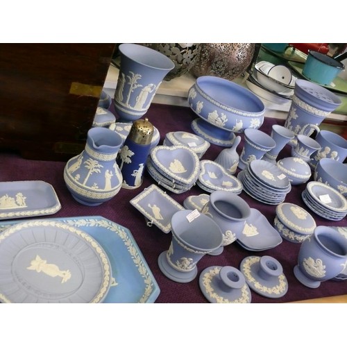 116 - LARGE QUANTITY OF WEDGEWOOD JASPER WARE