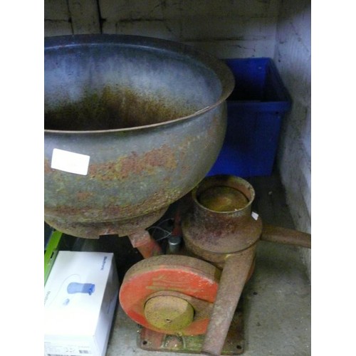 157 - VINTAGE CREAM MAKER