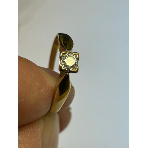 21 - A SOLITAIRE DIAMOND 9ct GOLD ENGAGEMENT RING STONE SIZE .15 crt  WEIGHT 2.13gr RING SIZE Q