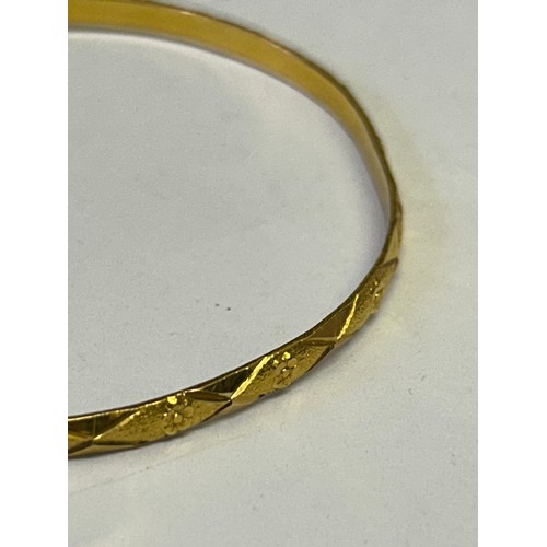 35 - A 14CT GOLD (TESTED) BANGLE WEIGHT 10.95gr