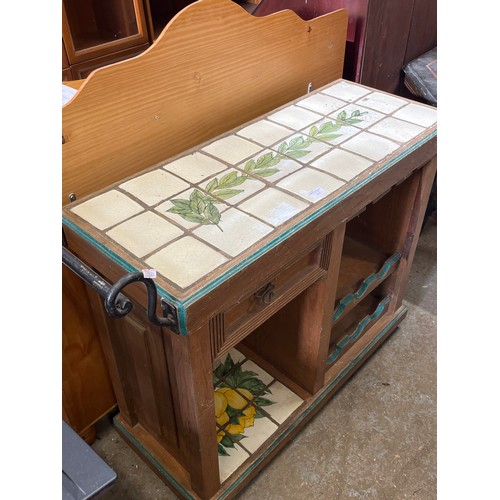 348 - VERY NICE VINTAGE TILE TOPPED DRINKS TROLLEY WITH GLASS AND BOTTLE STORAGE PLUS A DRAWER