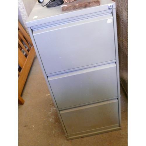 342 - METAL 3 DRAWER FILING CABINET