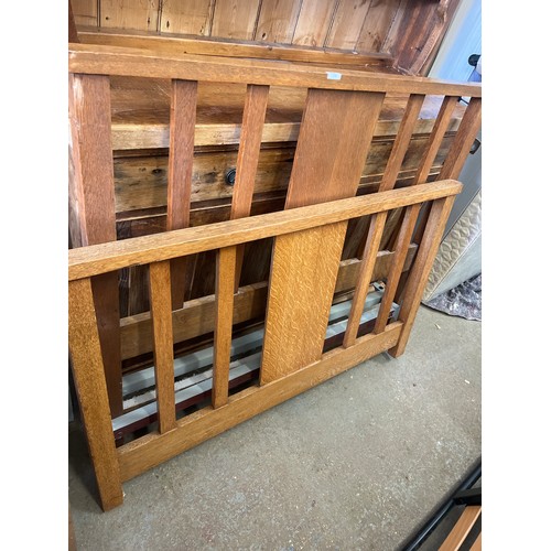 370 - VERY GOOD QUALITY OAK BED ENDS AND SIDE RAILS