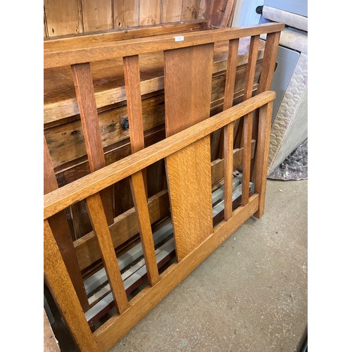 370 - VERY GOOD QUALITY OAK BED ENDS AND SIDE RAILS