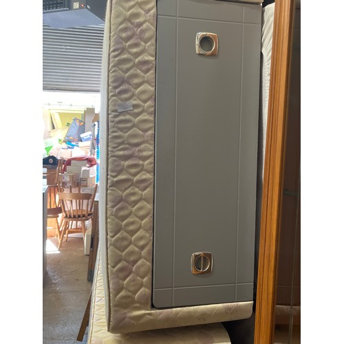 369 - DOUBLE DIVAN BED WITH 4 DRAWERS AND MATTRESS