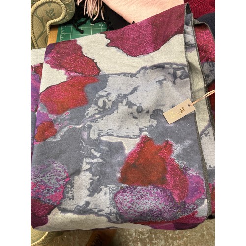 383 - NICE SELECTION OF LADIES SCARVES AND SHAWLS