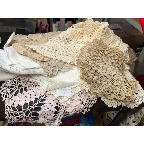 388 - SELECTION OF VINTAGE LACE DOILIES AND SIMILAR