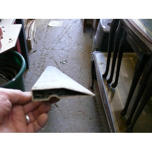 413 - 2 METER ALUMINIUM PLASTERERS FEATHER EDGE